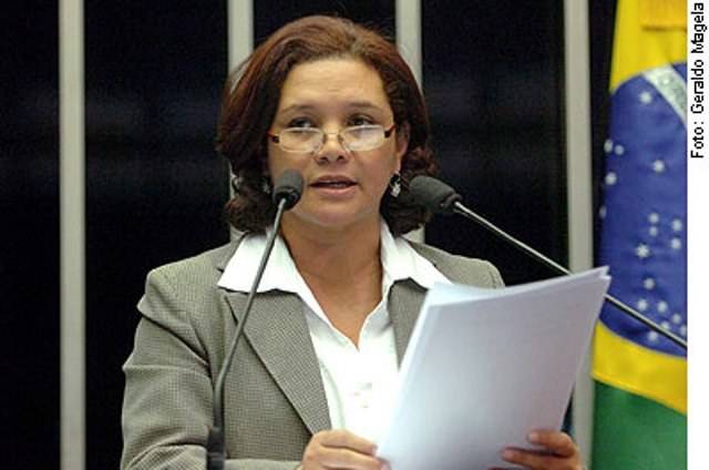 FÁTIMA PEDE EXPLICAÇÕES À MESA POR MANTER EXPEDITO NO SENADO