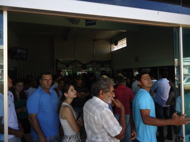 Apostadores correm às lotéricas para concorrer na Mega da Virada