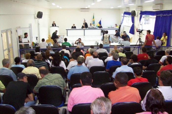 VEREADORES DE VILHENA SÃO CRITICADOS NA  FOLHA DE S. PAULO