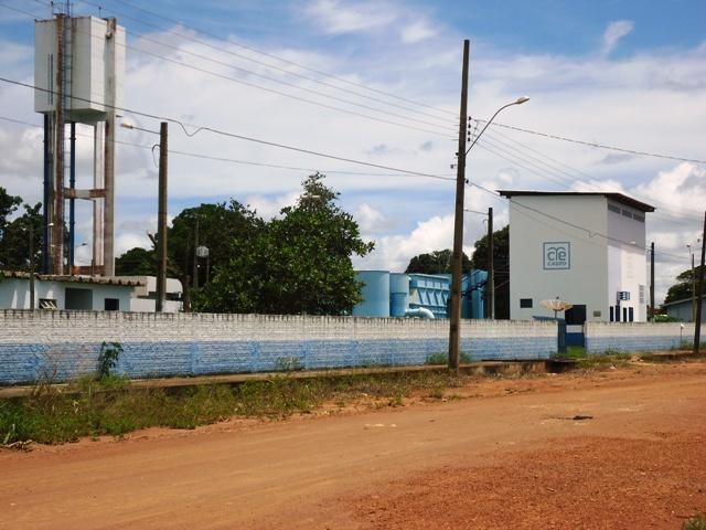 Cerejeiras: apesar de reclamações, Caerd continua permitindo vazamento de água