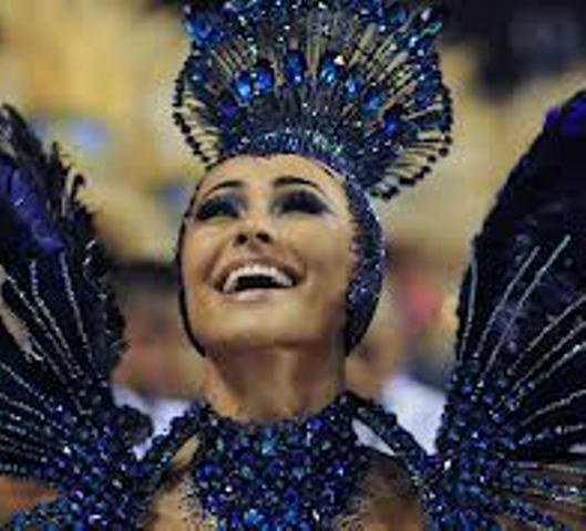 Sabrina Sato vibra com vitória da Vila Isabel