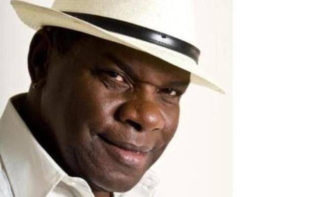 Cantor Emílio Santiago morre aos 66 anos