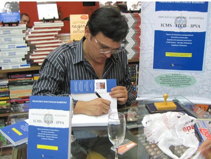 EX-CANDIDATO A VEREADOR EM VILHENA LANÇA LIVRO NA CAPITAL (2)