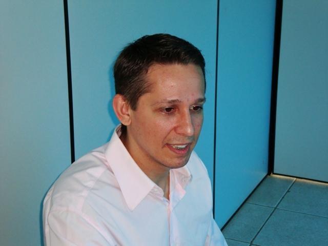 EX-PREFEITO DIZ QUE SUA CANDIDATURA NÃO ATRAPALHA PRIMO DEPUTADO