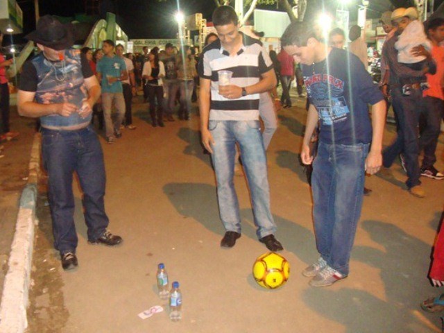 Ambulante fatura até R$ 150 por noite com jogo desafiador na Expovil
