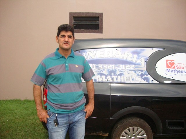 Agente funerário diz que doou caixão e explica incidente envolvendo cadáver
