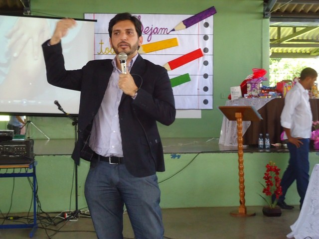 Por prática de nepotismo, promotor processa ex e atual prefeitos no Cone Sul