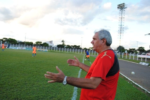Com contrato de cinco meses, Marcos Birigui acerta retorno ao comando do VEC