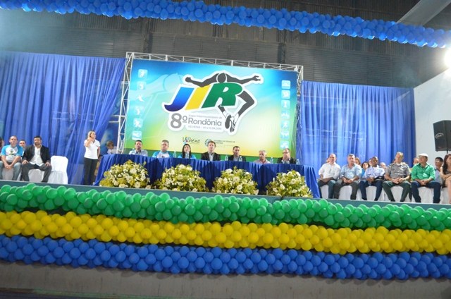 Cerimônia com desfile das delegações e acendimento da pira marca abertura do JIR (1)