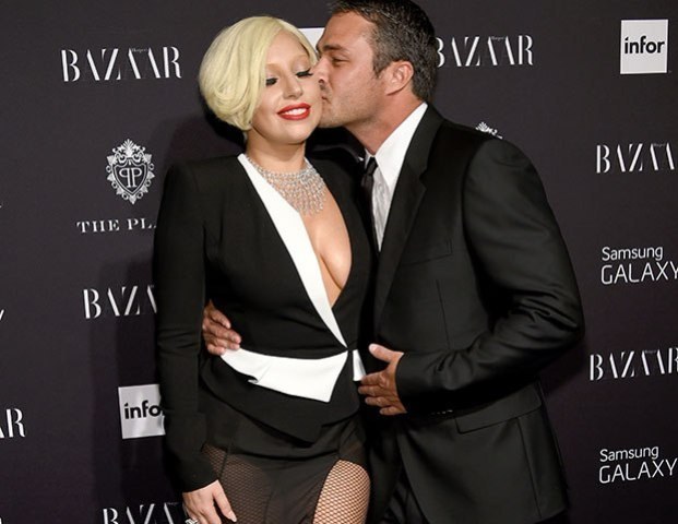 Namorado de Lady Gaga chora quando ela se apresenta (1)