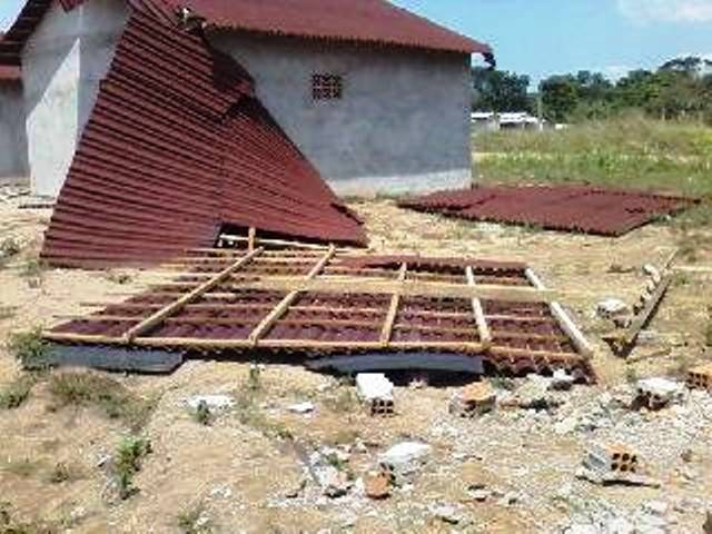 Pela segunda vez este ano, temporal causa estragos em área urbana de Pimenteiras