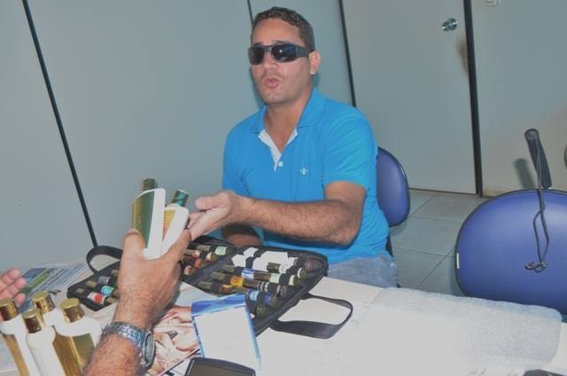 Vilhenense que ficou cego lutando contra o câncer dá exemplo de superação