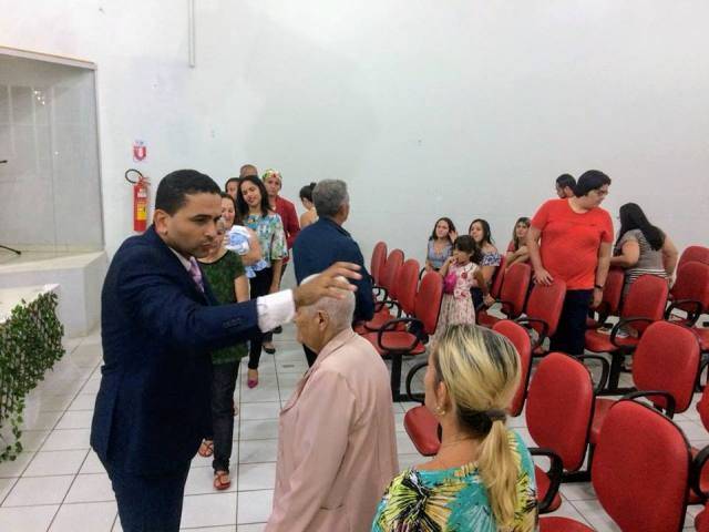 Programação semanal atrai fieis em busca de “cura e libertação” em igreja evangélica de Vilhena
