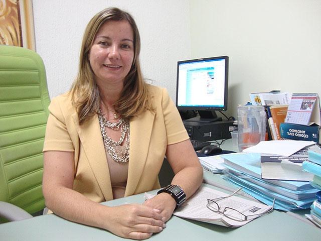 OITO CASAIS ESPERAM AGUARDAM NA FILA PARA ADOTAR CRIANÇAS EM VILHENA