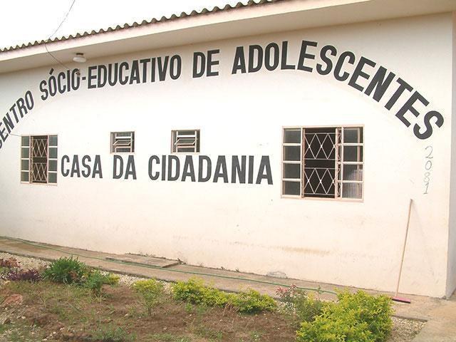 Menores infratores dizem passar fome em unidades de internação