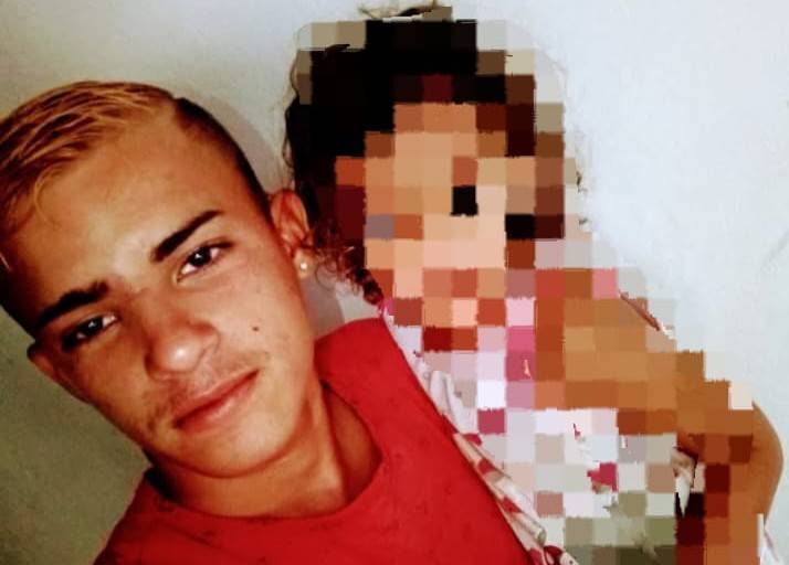 Mulher reconhece pela roupa a ossada do filho assassinado e enterrado em Vilhena; ele teria sido morto pela atual esposa e o filho dela
