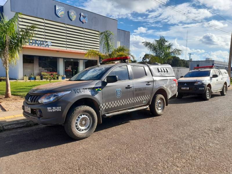 Acusado de perturbação de sossego, homem é preso junto com o pai, em Vilhena; cachorro foi estumado na guarnição policial