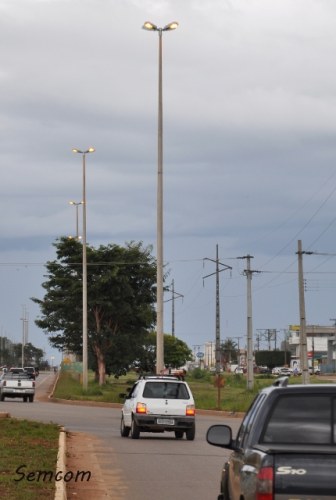 Empresa testa iluminação da BR 364; luzes serão ligadas em definitivo no dia 24