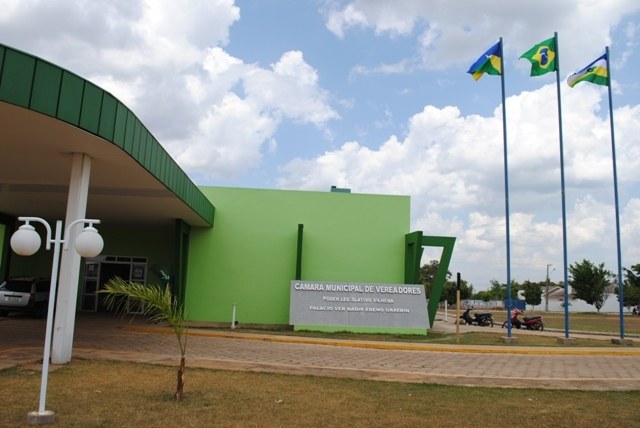 Com denúncia no MP, vereadores não votam repasse da Prefeitura para o VEC