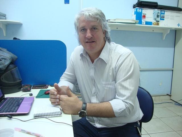 Criticado por todos lados, diretor de instituto mantém números de pesquisa